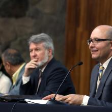 Director de la División de Estudios Jurídicos del CUCSH, doctor Jesús Becerra Ramírez, haciendo uso de la voz