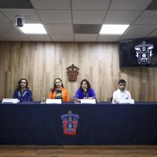 Profesoras de UDGVirtual y alumno con Asperger