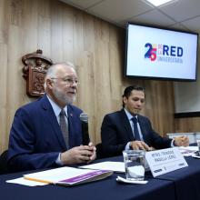 Director de la BPEJ, maestro José Trinidad Padilla y Director Ejecutivo de la Fundación UdeG, maestro César Omar Avilés 