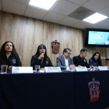 Presídium durante la rueda de prensa
