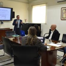 Comité evaluador durante la presentación del proyecto