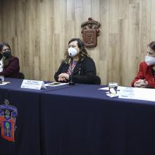 Presídium durante la rueda de prensa
