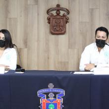 Mtra. Vanessa Velarde Zambrano, Jefa de la Unidad de Bienestar Estudiantil y Mtro. Jonathan Ryan Martínez Chavira, titular de la Coordinación de Servicios Estudiantiles