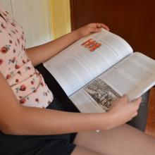 Mujer leyendo libro