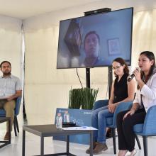 Egresados durante el panel