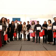 Rectora UDGVirtual, artistas y lectores al cierre del concierto