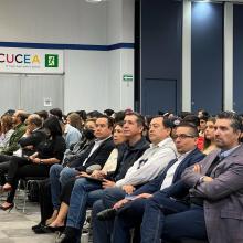 Participantes en el auditorio del CUCEA