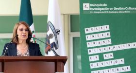 Doctora Avelar Álvarez durante su participación en la inauguración del coloquio