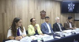 Presídium durante la rueda de prensa