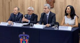 Presídium durante la rueda de prensa