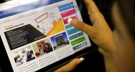 Foto de la página principal de UDGVirtual visitada desde un ipad