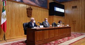 Presídium durante la rueda de prensa