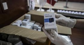Cajas con oxímetros