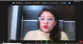 Monserrat Castro Mondragón en presentación de ponencia