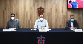 Presídium durante la rueda de prensa