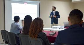 La planta académica de los posgrados está conformada por profesionistas en activo del campo en el que imparten clases