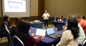Estudiantes del Doctorado en Sistemas y Ambientes de Aprendizaje durante el Coloquio