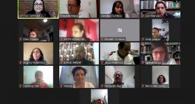Participantes durante la charla