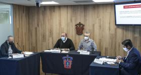 Presídium durante la rueda de prensa