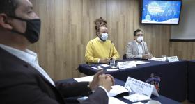 Presídium durante la rueda de prensa