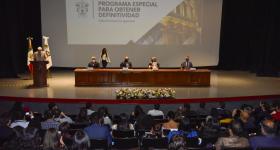 Presídium durante el evento