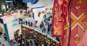 Foto del interior de la Feria Internacional del Libro