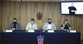 Presídium durante la rueda de prensa