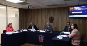 Presídium durante la rueda de prensa