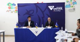 Presídium durante la rueda de prensa