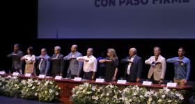 Presídium durante el evento