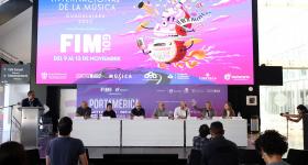 Presídium durante la sesión