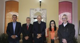 Foto de los integrantes del presidium