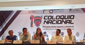 presídium durante el panel “Gestión sostenible en la transformación digital”.