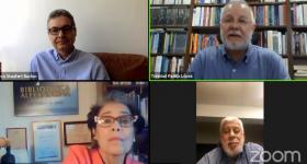 Panelistas durante la sesión