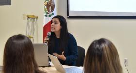 Maestra Verónica Camacho Santillán.