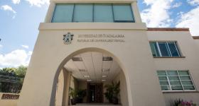 Fachada de UDGVirtual, sede Casa La Paz