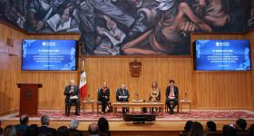 Presídium durante la rueda de prensa