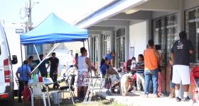 vecinos del fraccionamiento Valle de los Olivos durante la jornada por la salud