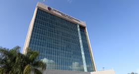 Fachada edificio Cultural y Administrativo UdeG